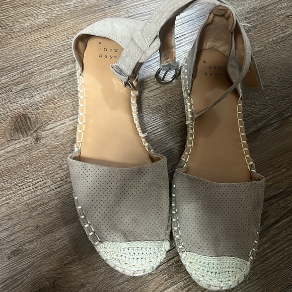 Espadrille sandal from target - Picture 4 of 5